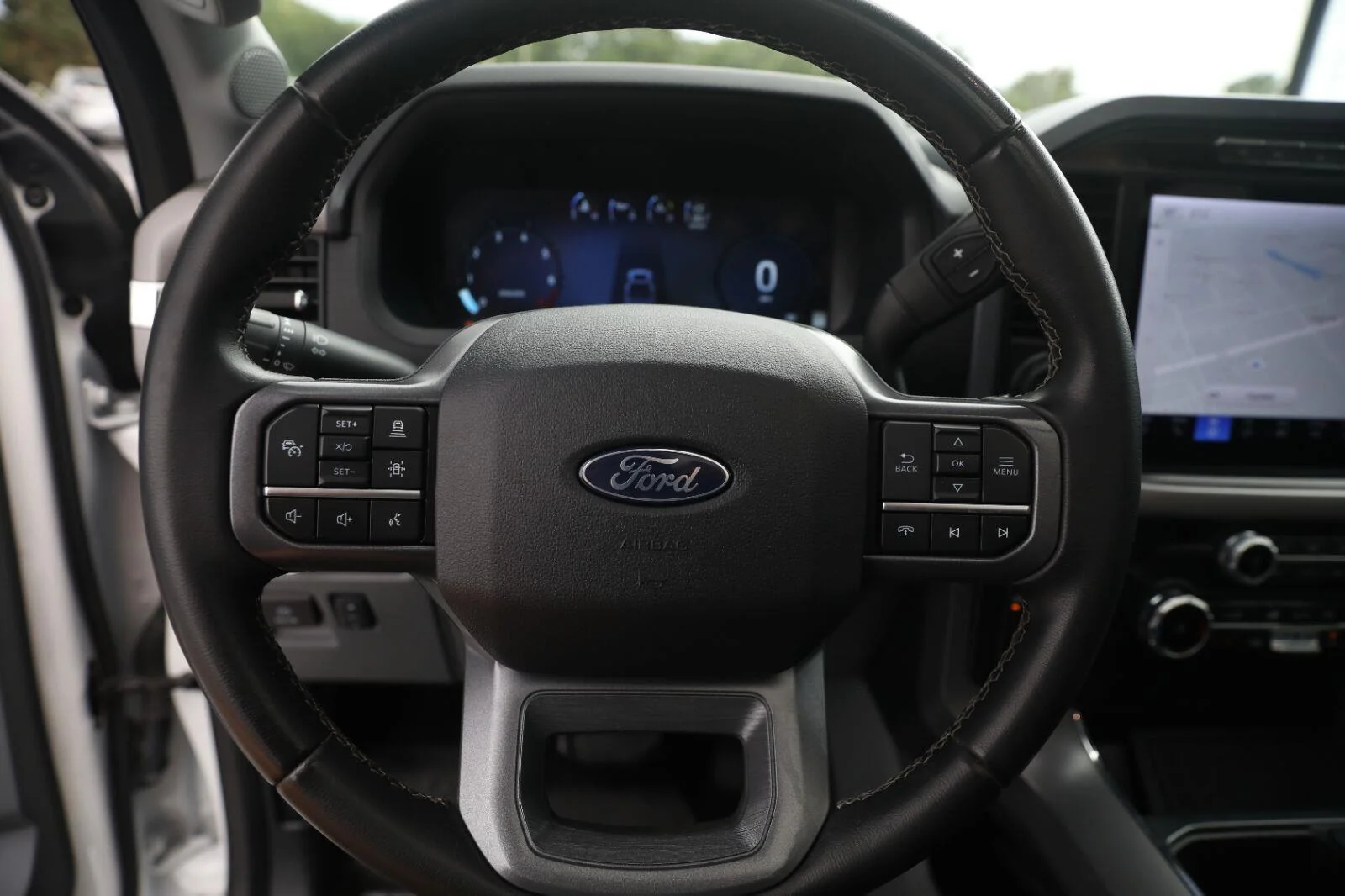 Certified Used 2024 Oxford White Ford XLT image 38