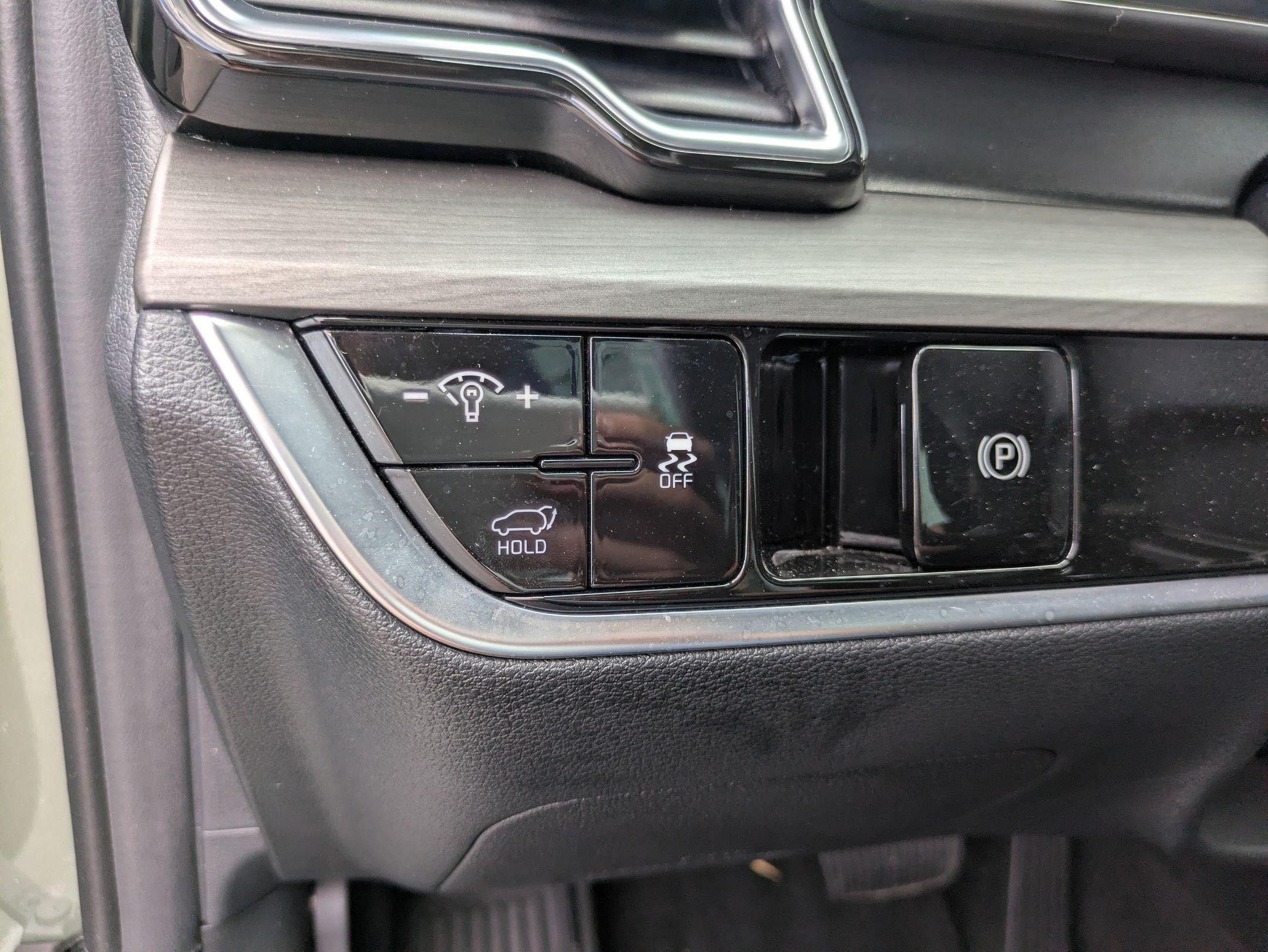 Used 2024 Jungle Green Kia X-Line image 25