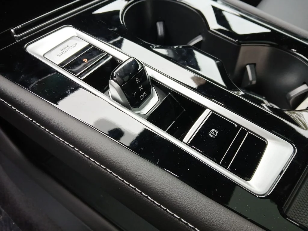 New 2026 Black Volkswagen SE w/Technology image 23