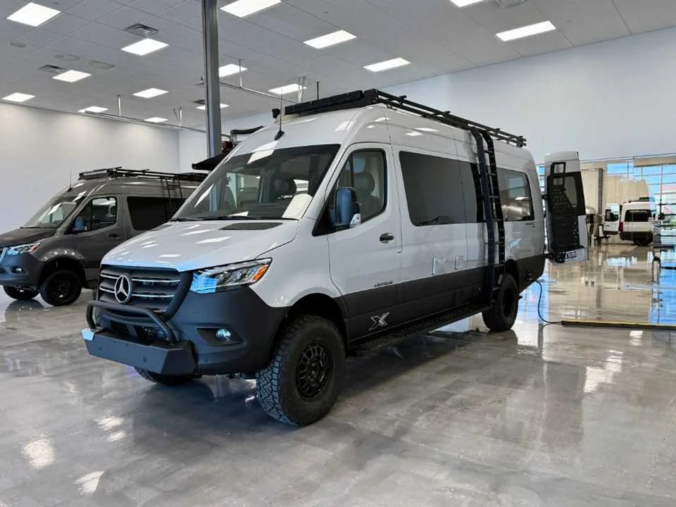 Used 2024 SILVER AIRSTREAM  image 25