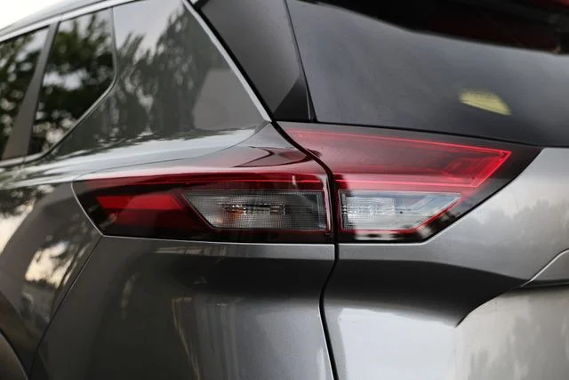 Used 2023 Gun Metallic Nissan SV image 9