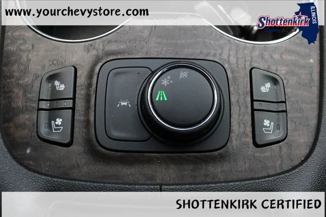 Used 2023 White GMC Denali image 27