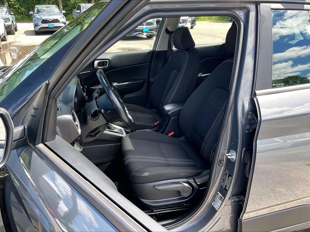 Used 2024 Gray Hyundai SEL image 10