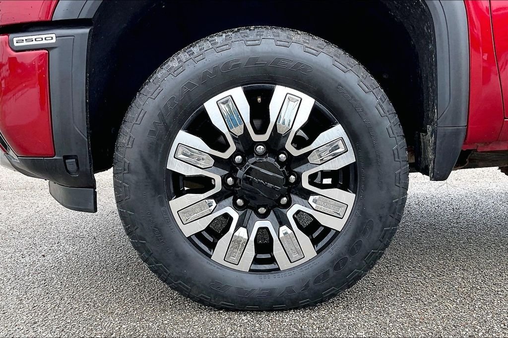 Used 2024 Red GMC Denali image 34