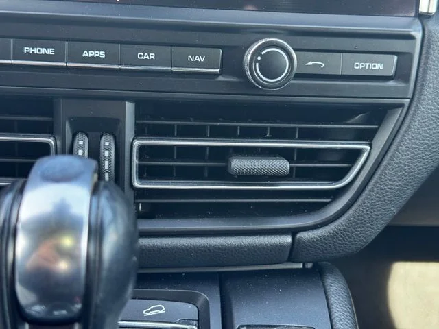 2021 Porsche Macan S - Photo 38