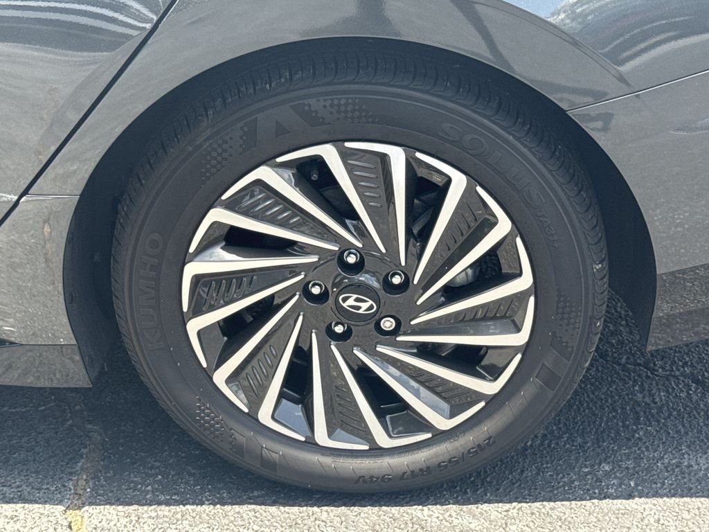 Used 2025 Gray Hyundai Limited image 18