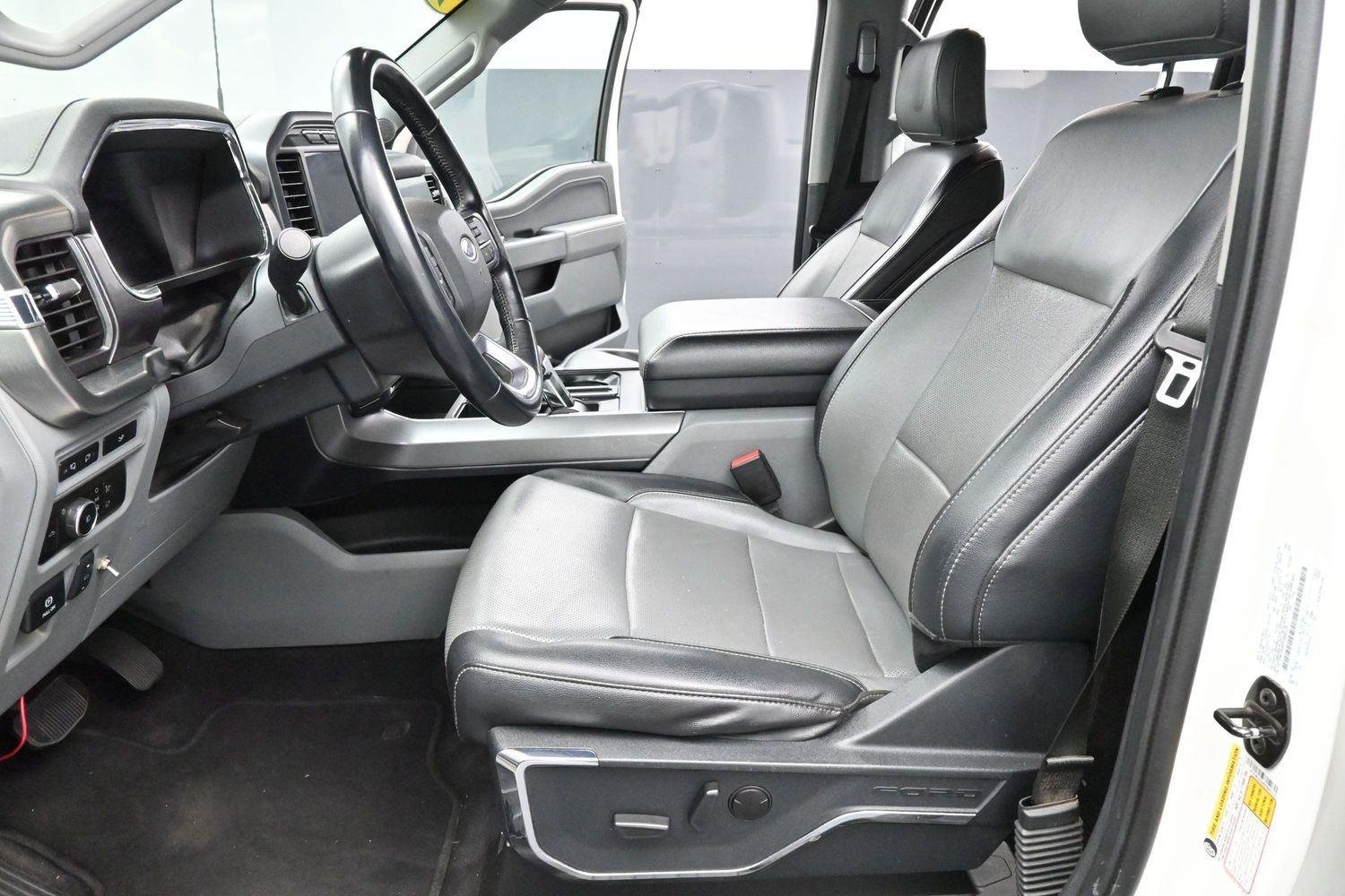 Used 2023  Ford LARIAT image 13