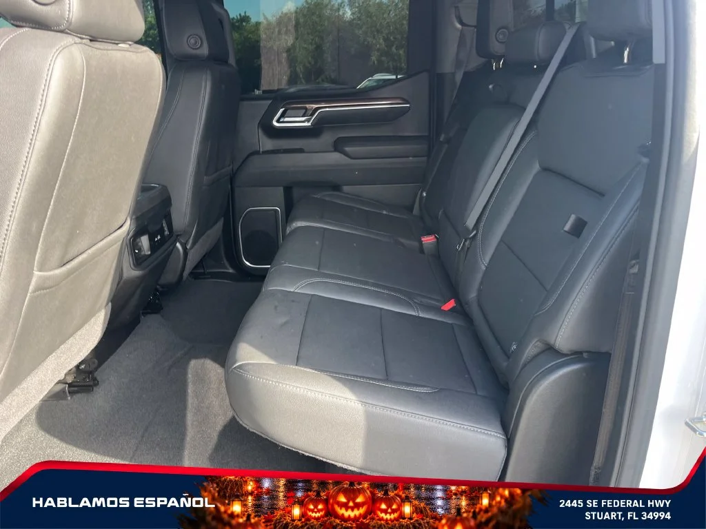 Used 2025 Summit White Chevrolet RST image 11