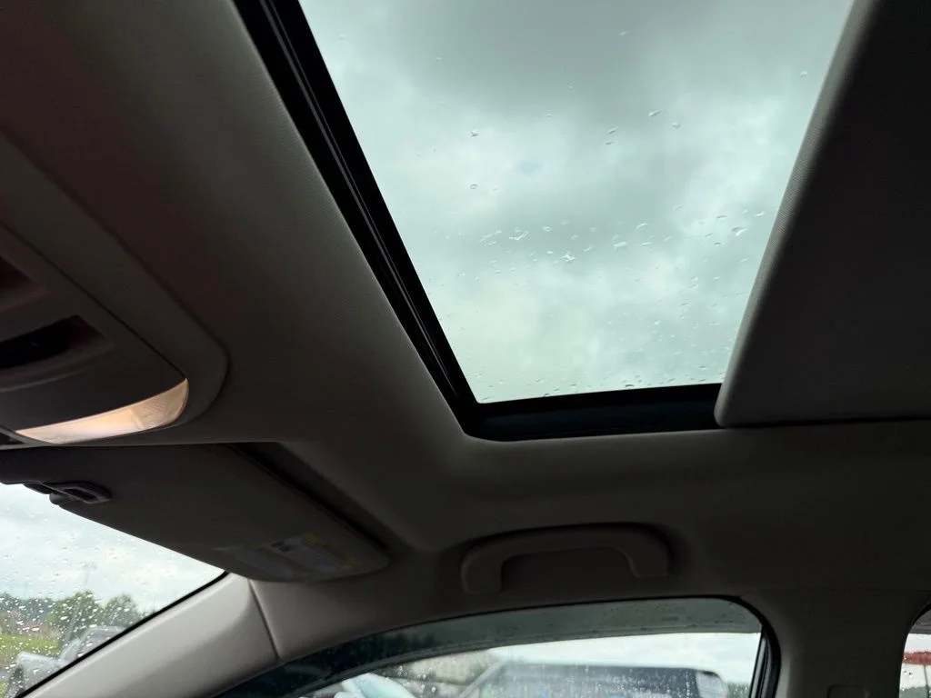 Used 2025 Red Subaru Onyx Edition image 18