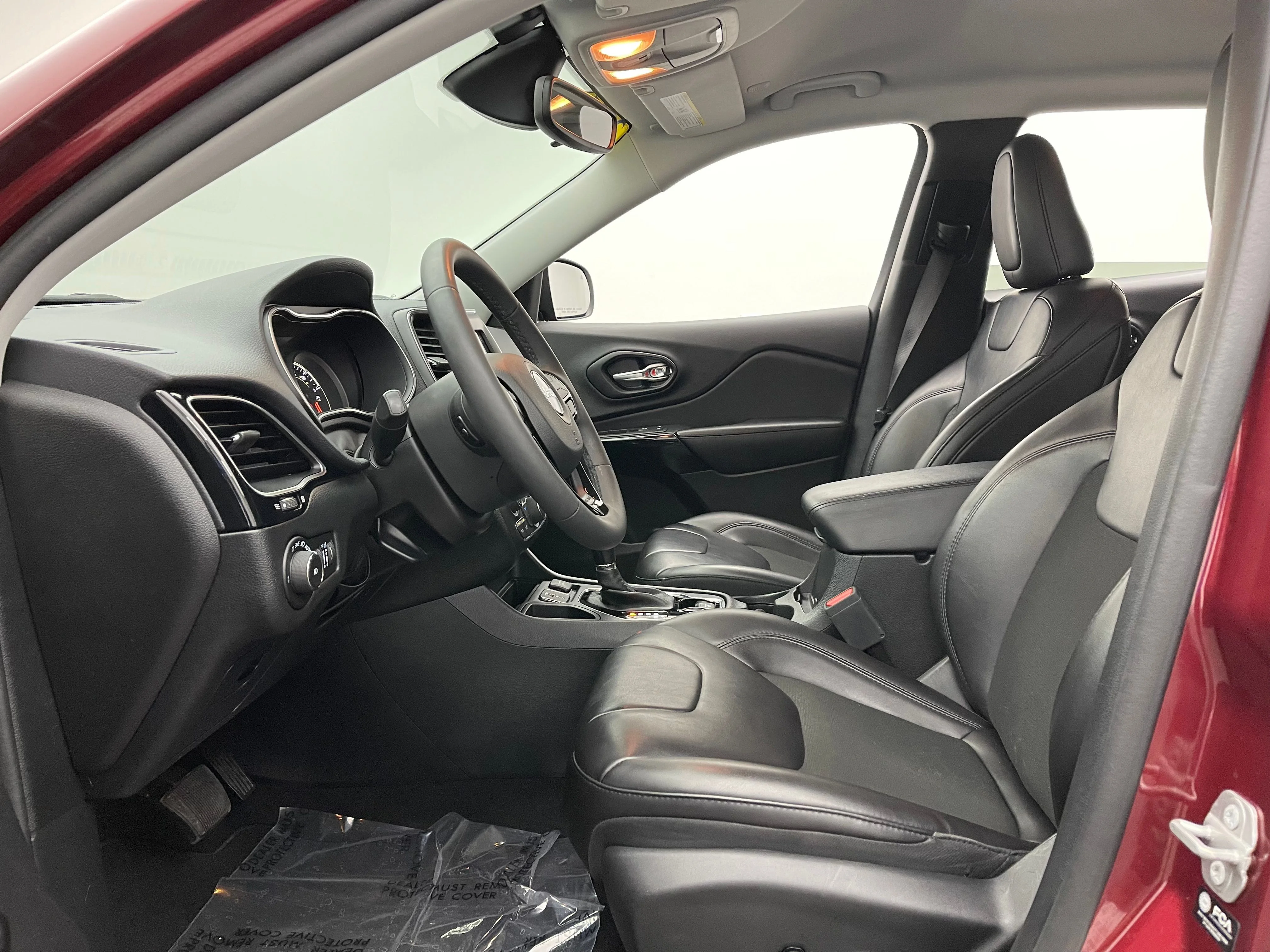 Used 2021 Velvet Red Pearlcoat Jeep Latitude Plus image 16