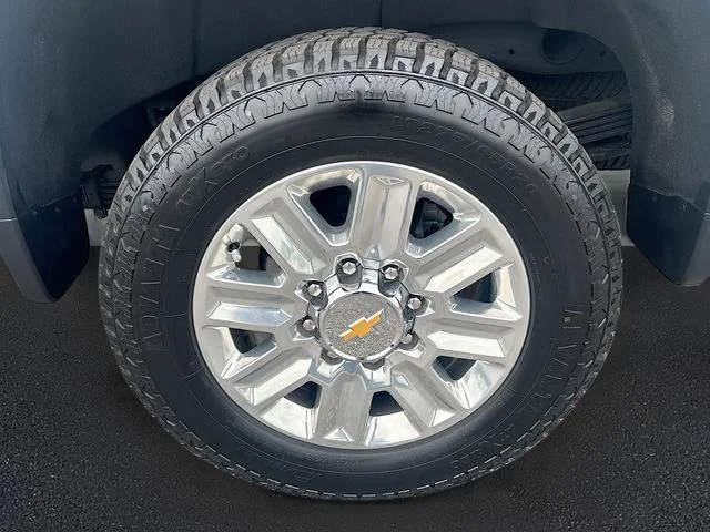 Used 2024 White Chevrolet High Country image 32