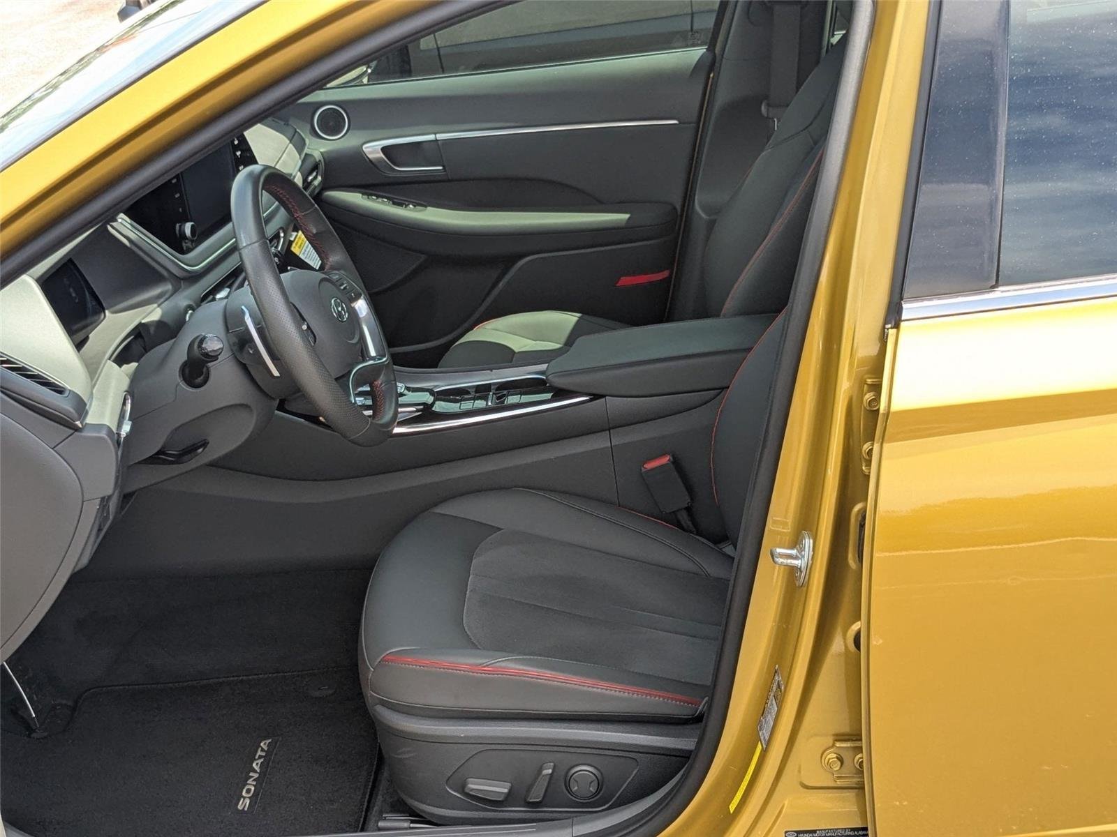 Used 2021 Glowing Yellow Hyundai SEL Plus image 12