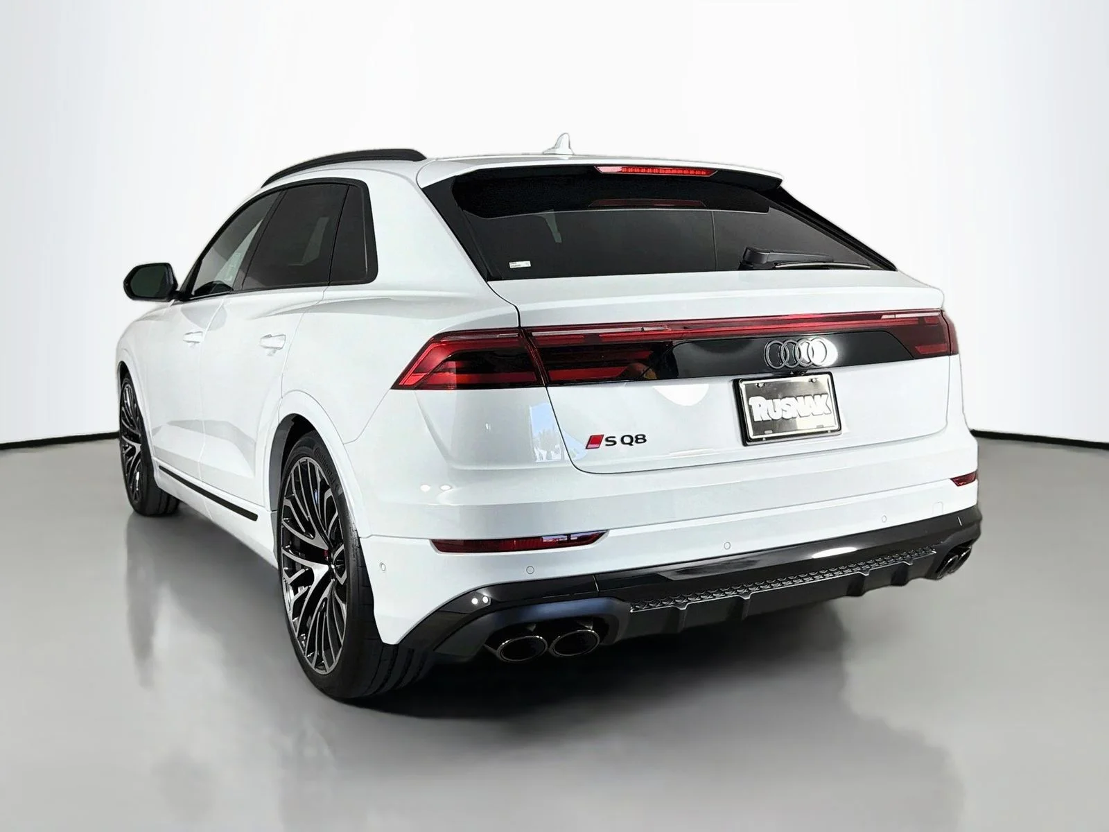 New 2026 White Audi 4.0T Premium Plus image 5