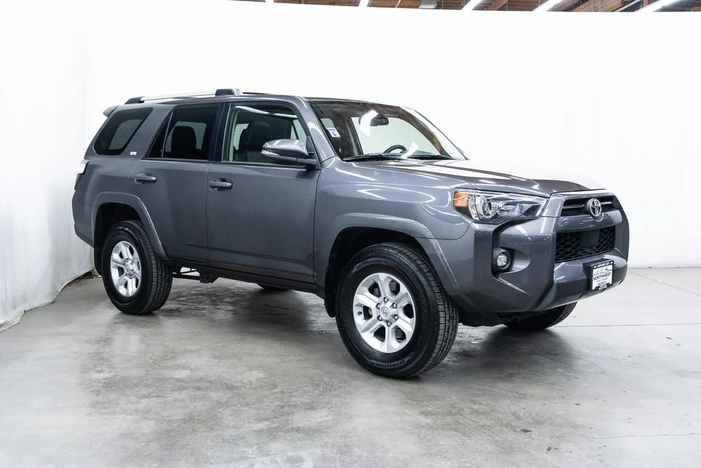 2022 Toyota 4Runner SR5 Premium 4WD V6's photo