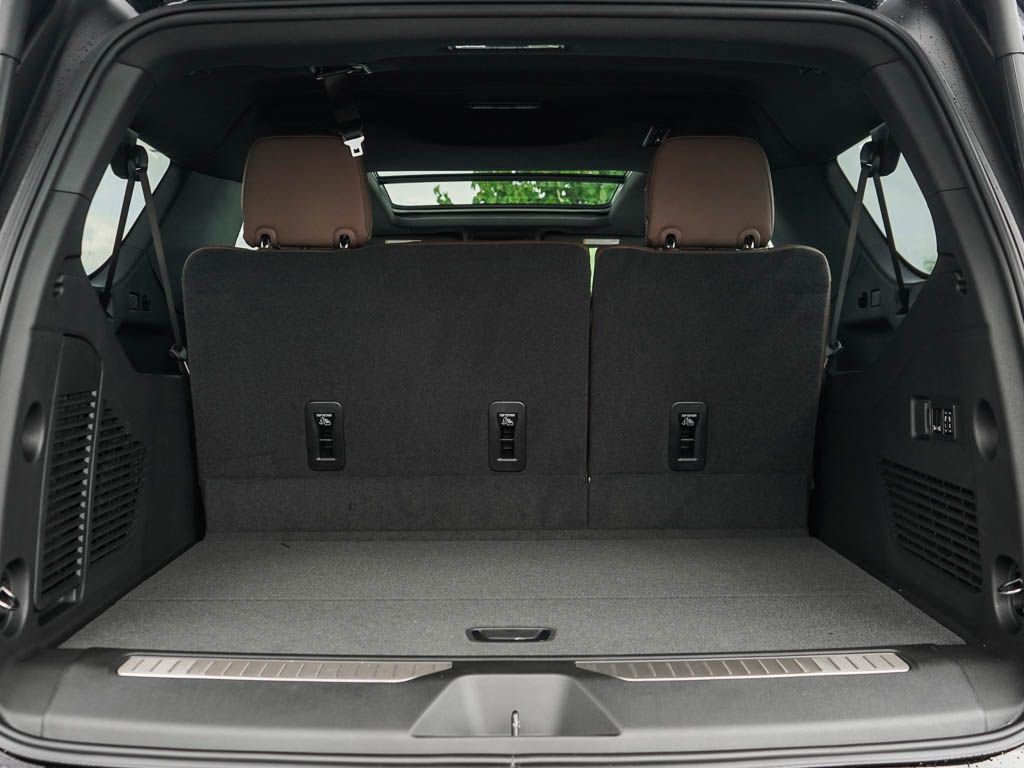 2026 Chevrolet Suburban High Country - Photo 7