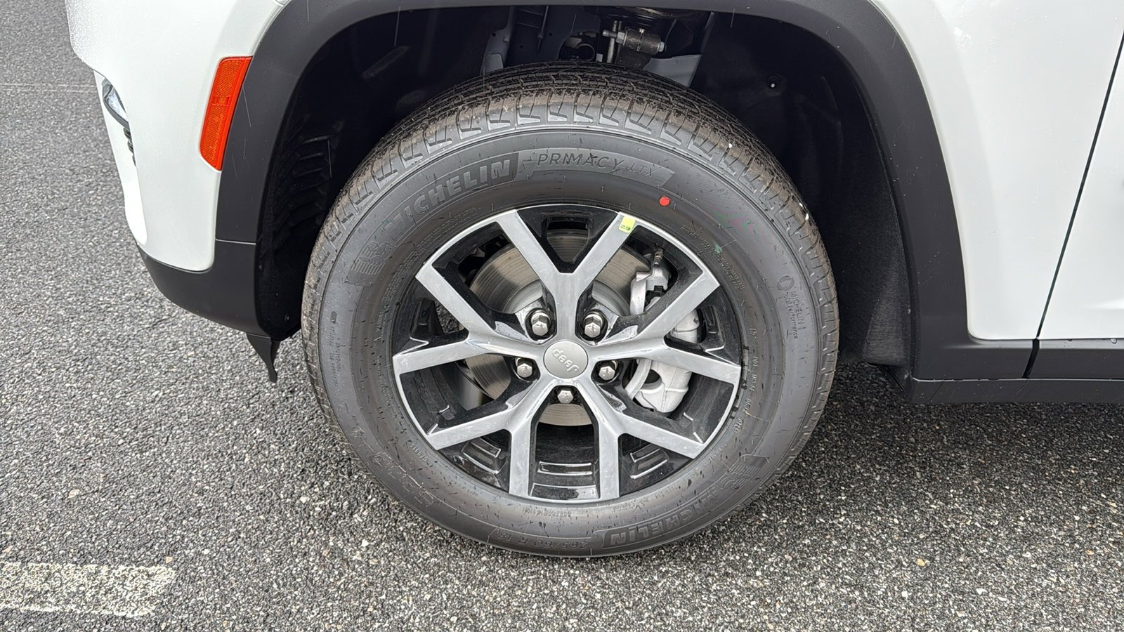 2025 Jeep Grand Cherokee Limited photo 3