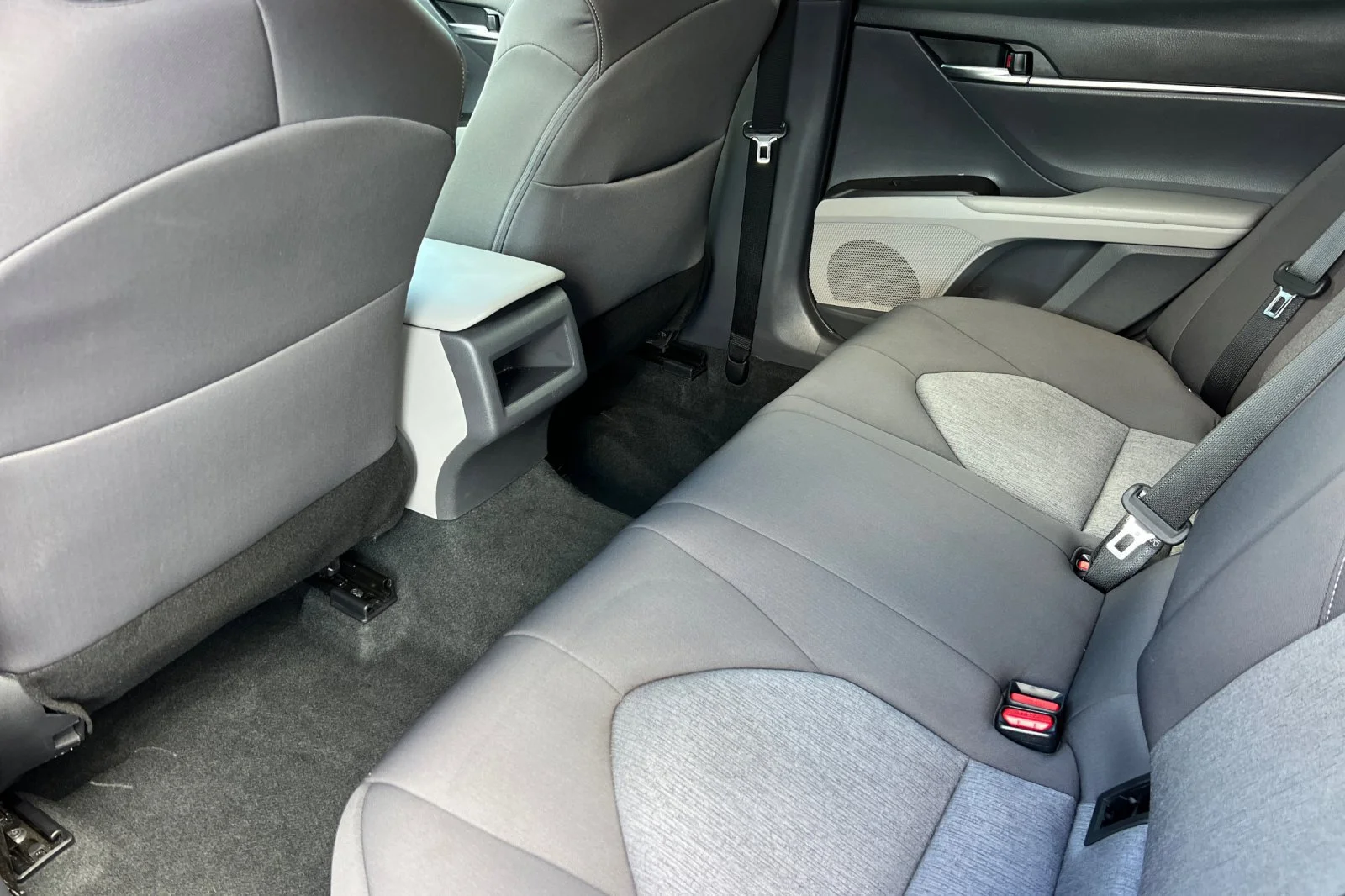 Used 2022 Gray Toyota LE image 4