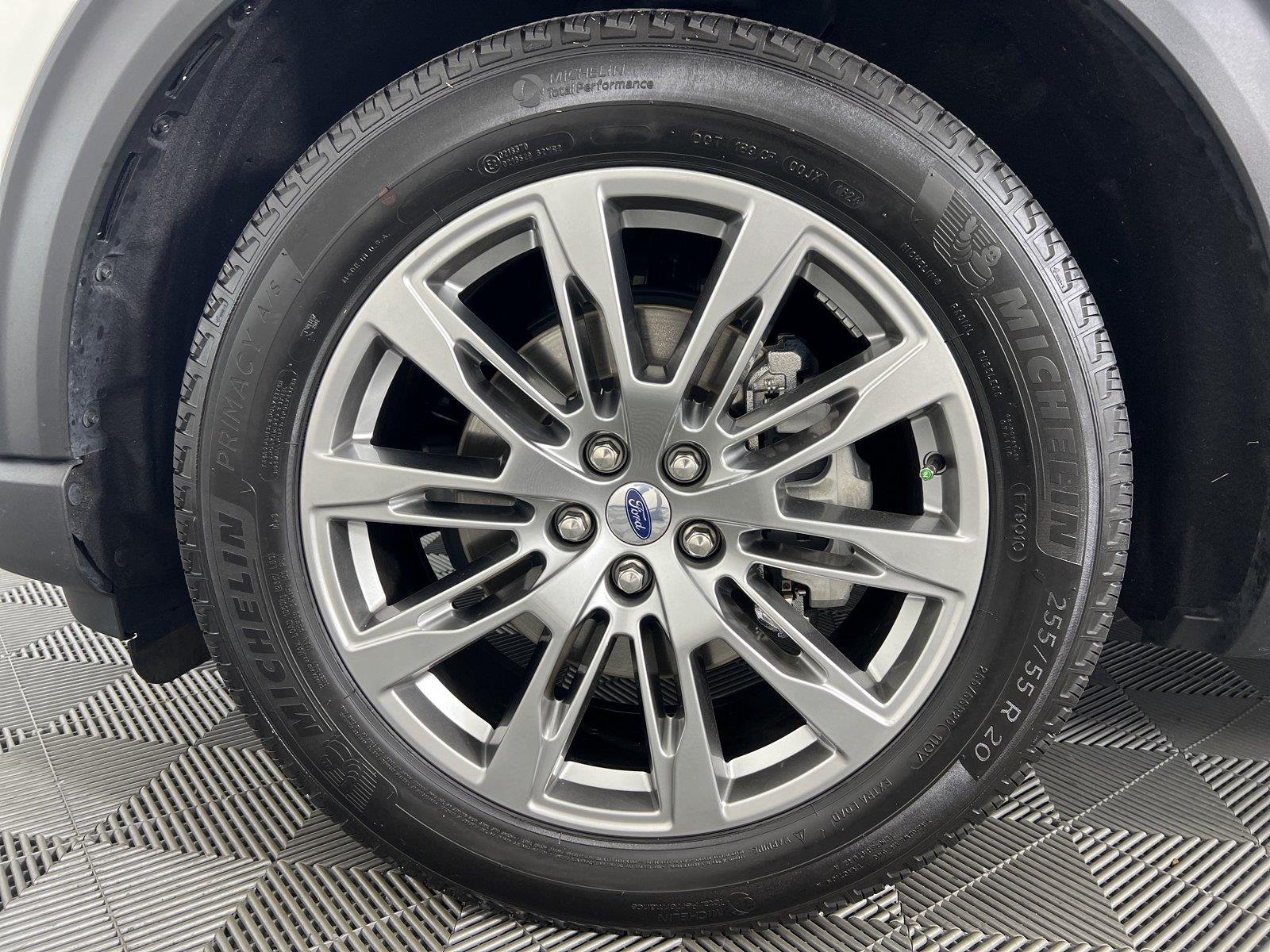 Used 2025 White Ford Platinum image 21