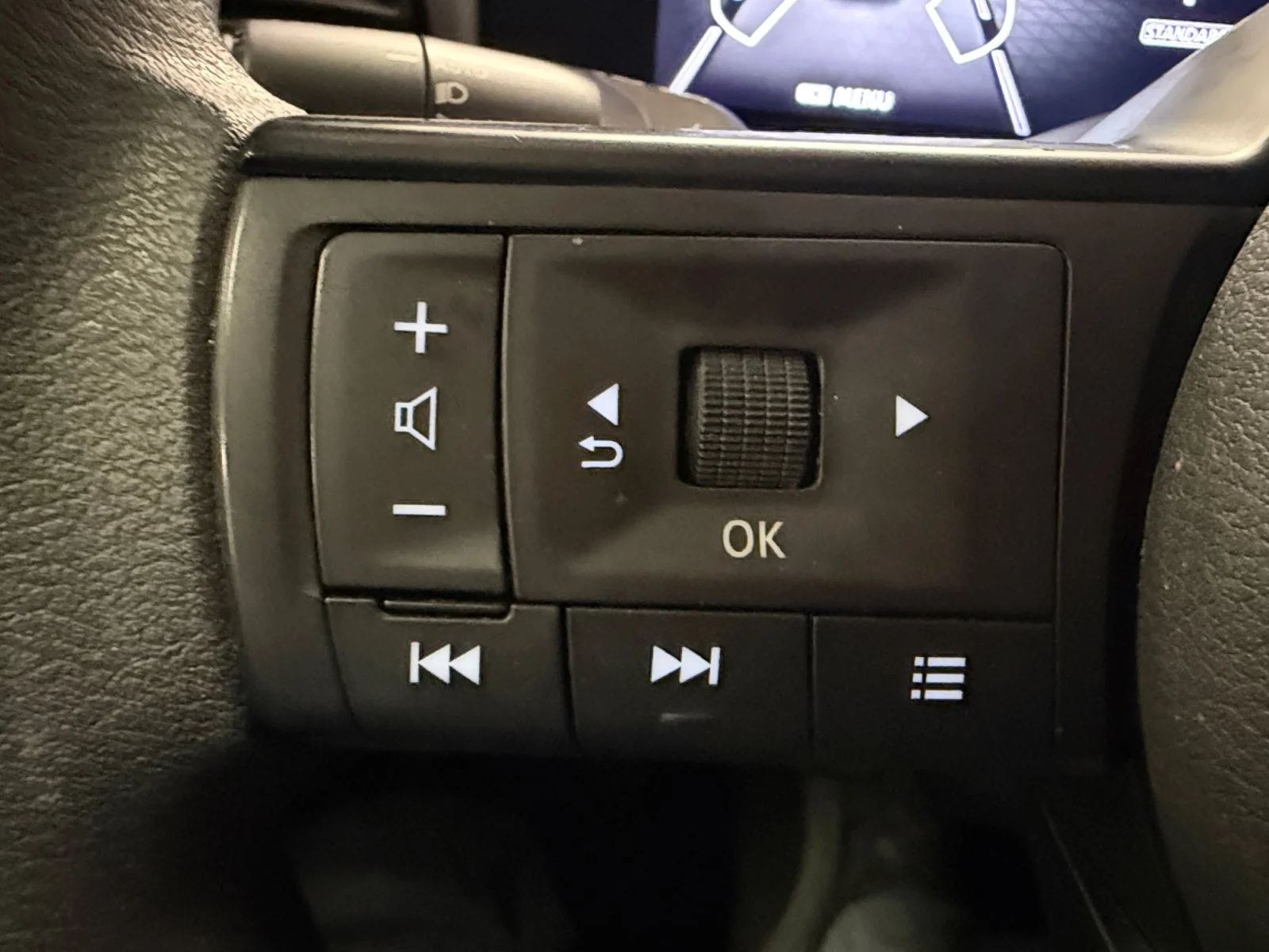 Used 2025 Canyon Bronze Metallic Nissan SV image 17