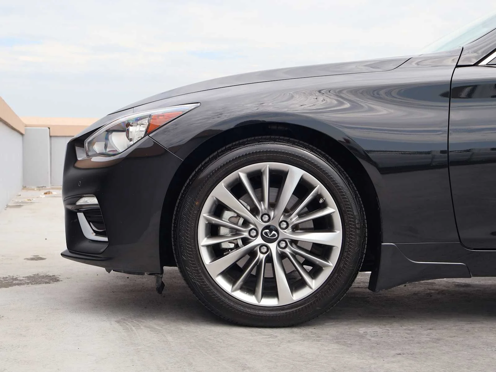 Certified Used 2023 Midnight Black INFINITI LUXE image 10