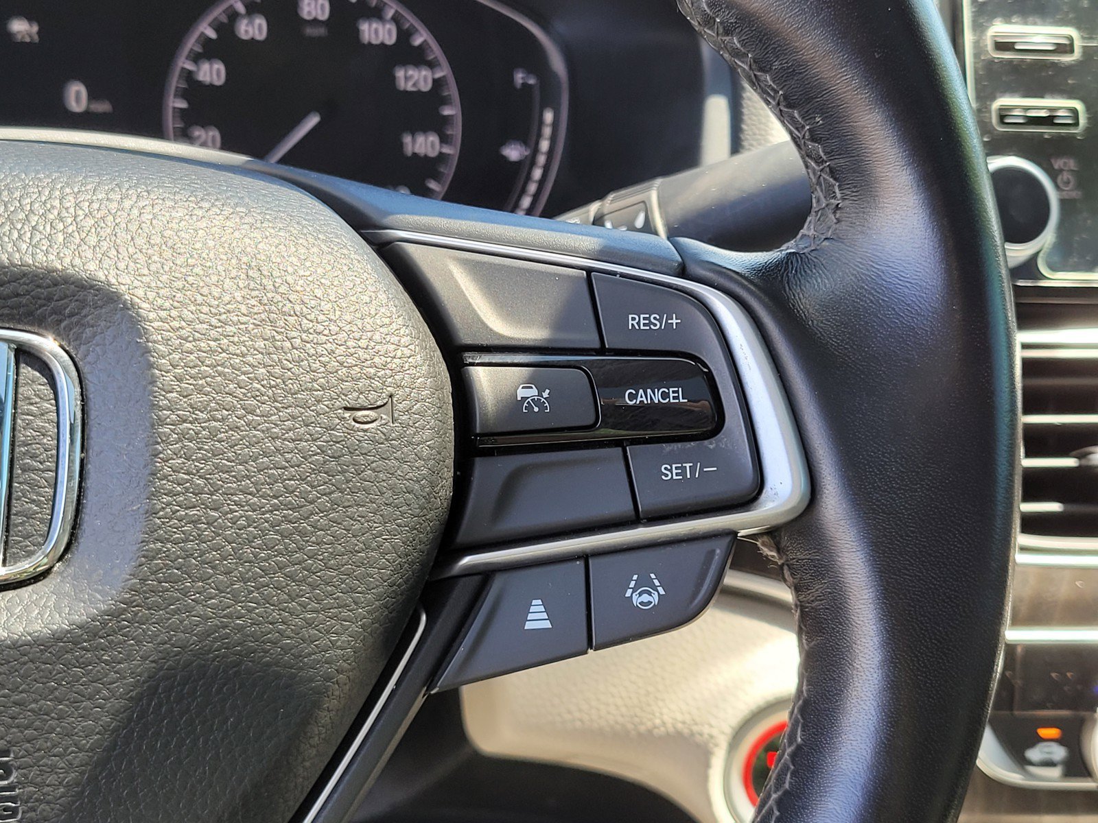 Used 2022  Honda EX-L image 26