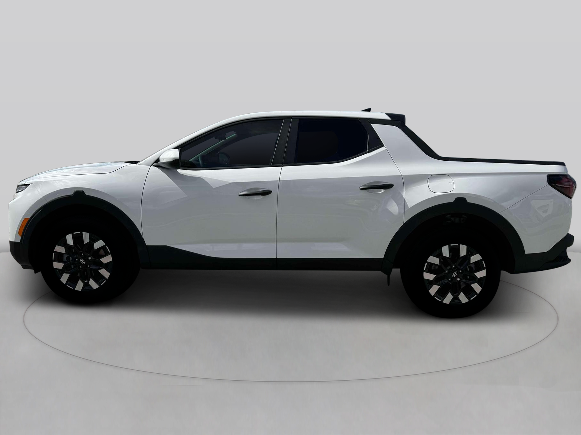 New 2025 White Hyundai SE AWD image 3
