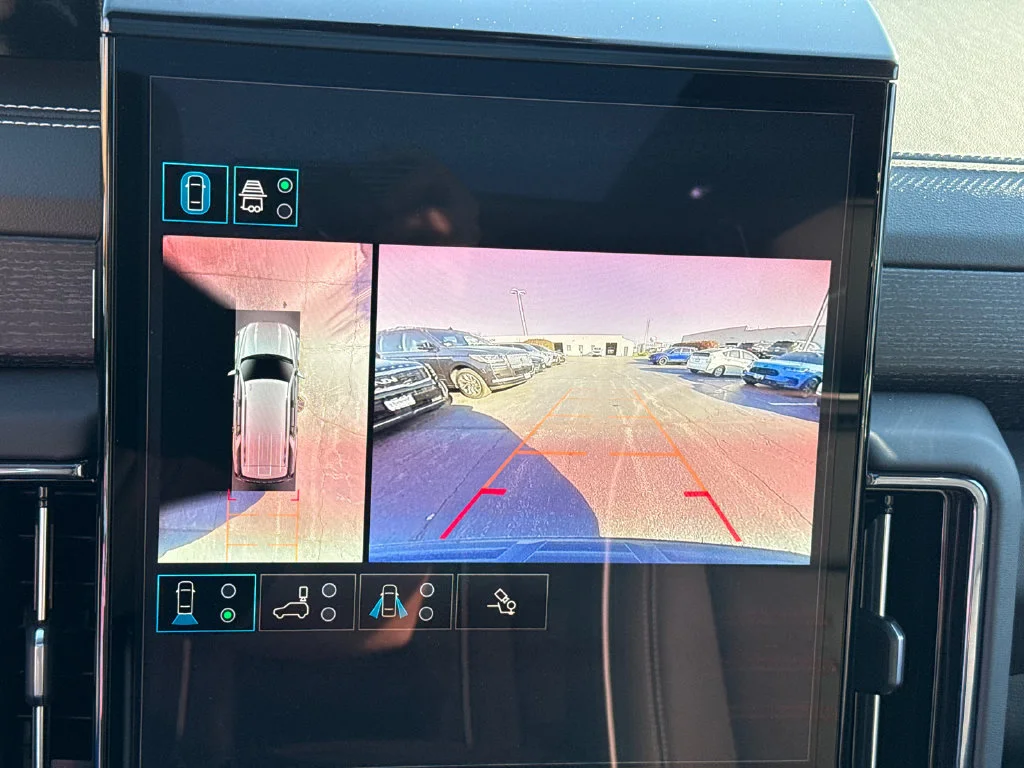 2025 GMC Yukon AT4 Ultimate - Photo 24