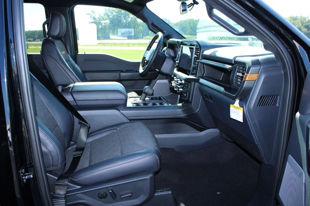 New 2026 Agate Black Metallic Ford Tremor® image 40