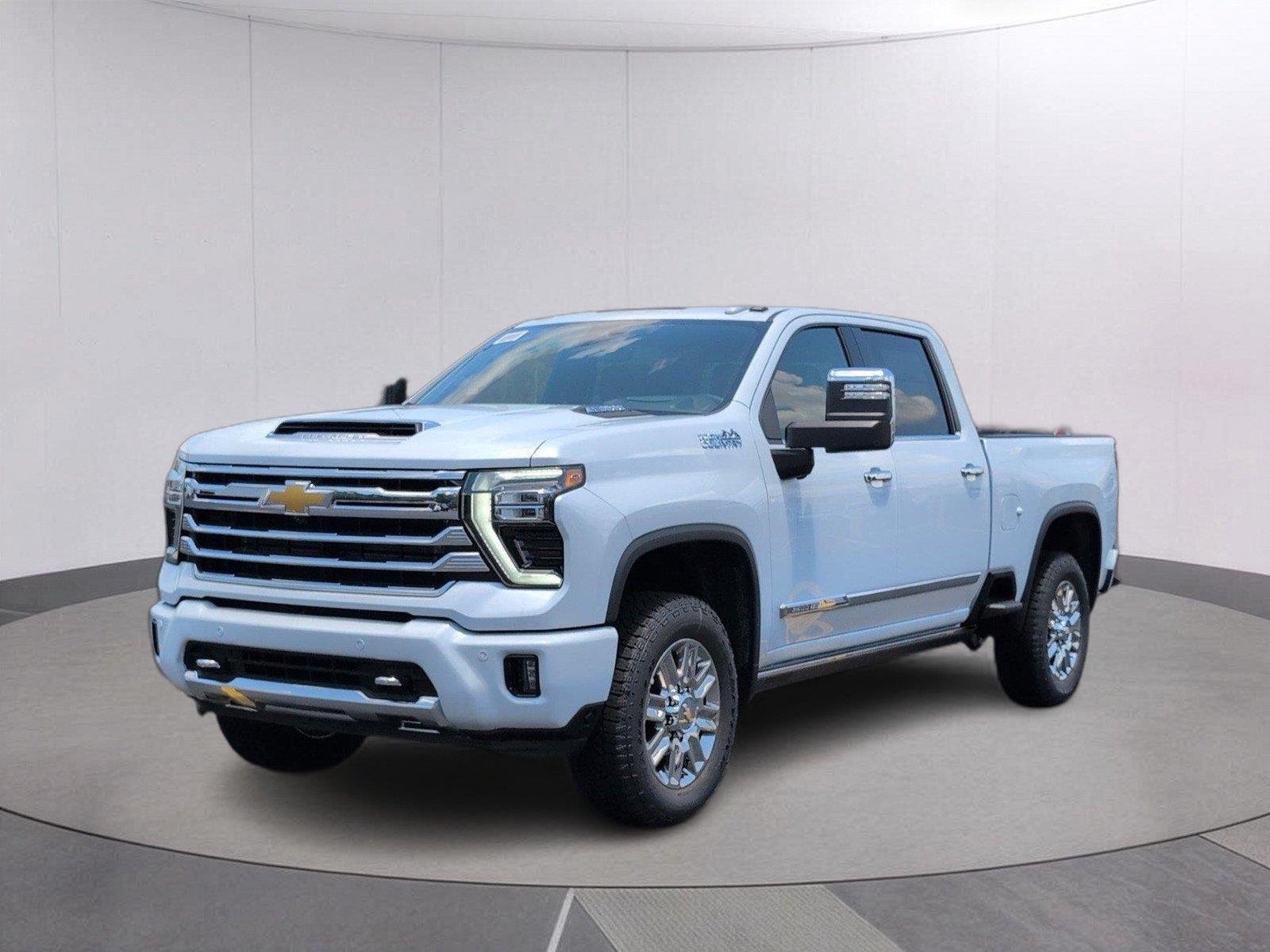 New 2026 Polar White Tricoat Chevrolet High Country image 1