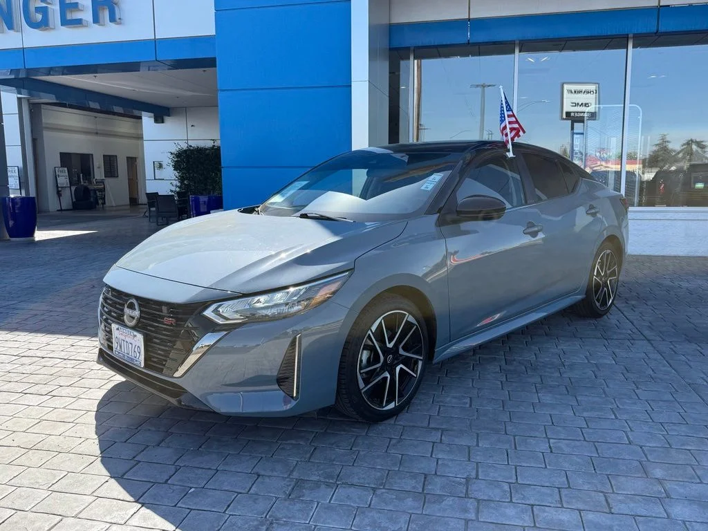 Used 2025 Gray Nissan SR image 4