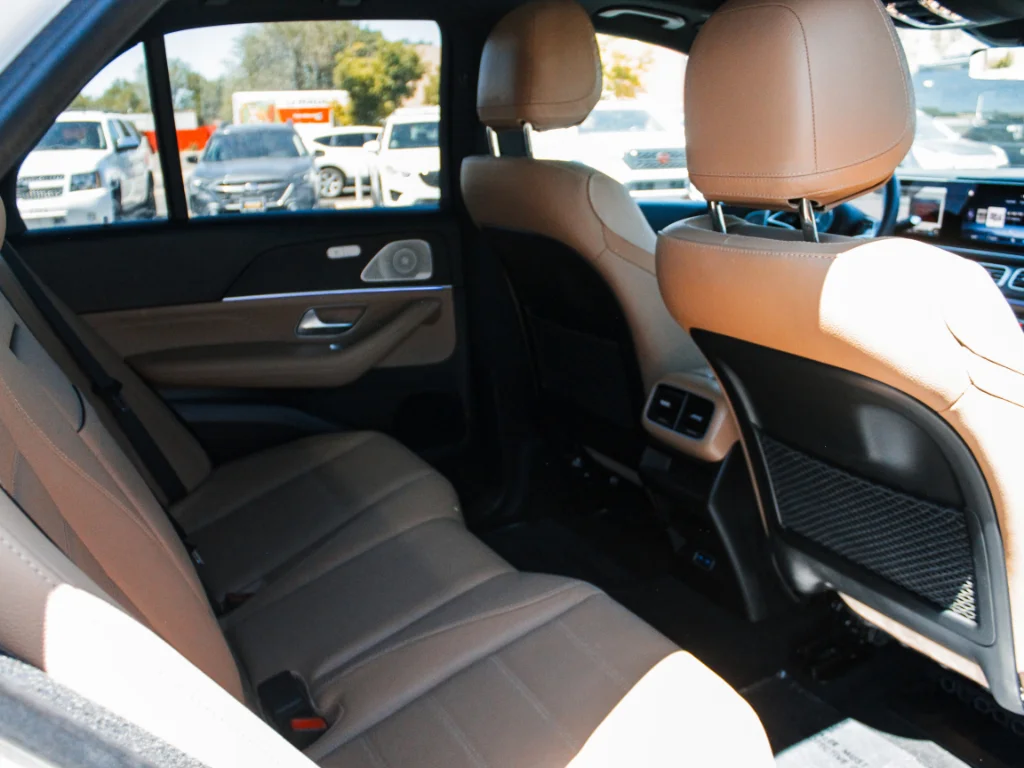 Used 2024 Polar White Mercedes-Benz GLE350 4MATIC® image 30