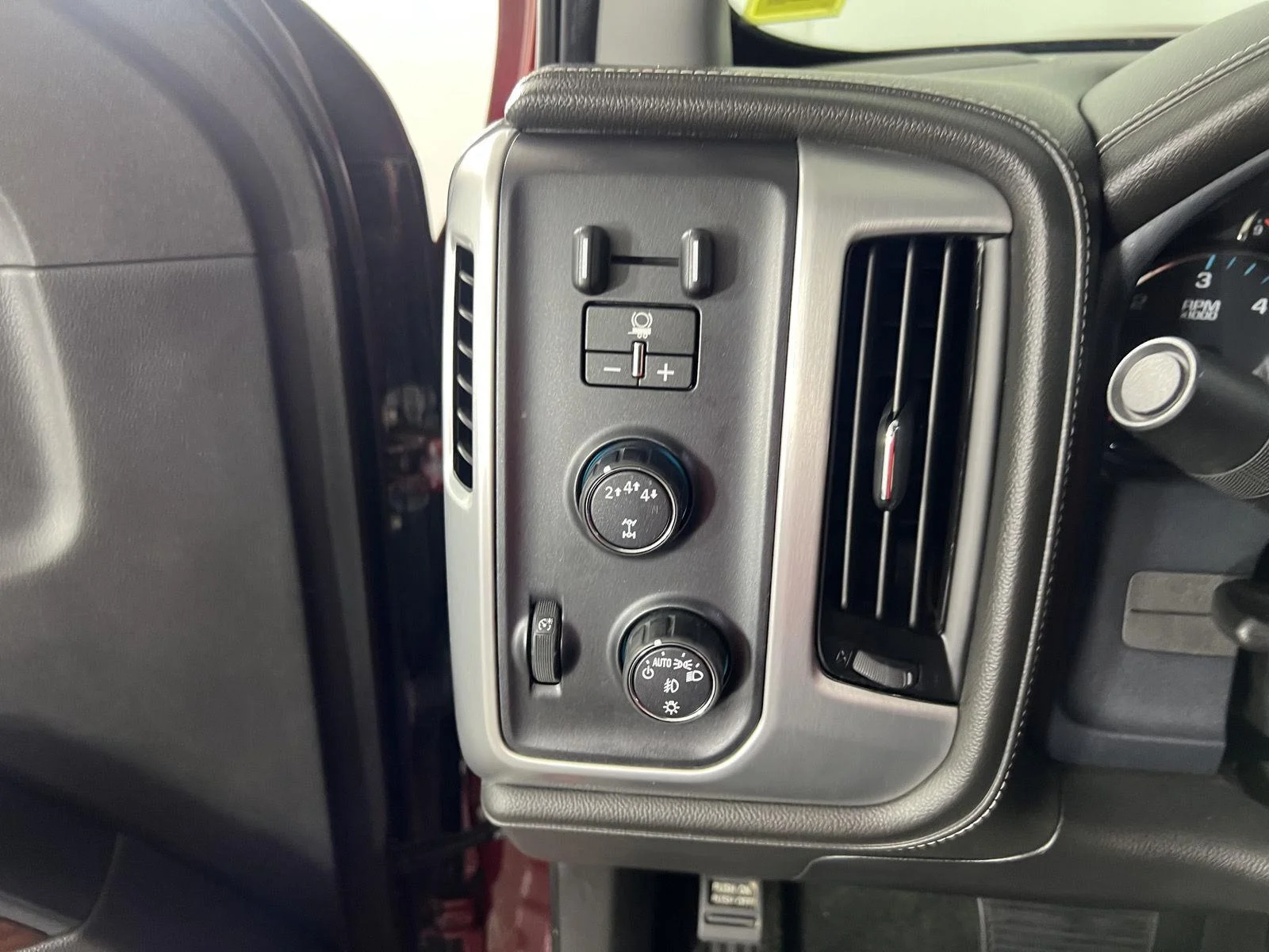 Used 2018 Red Quartz Tintcoat GMC SLT image 16
