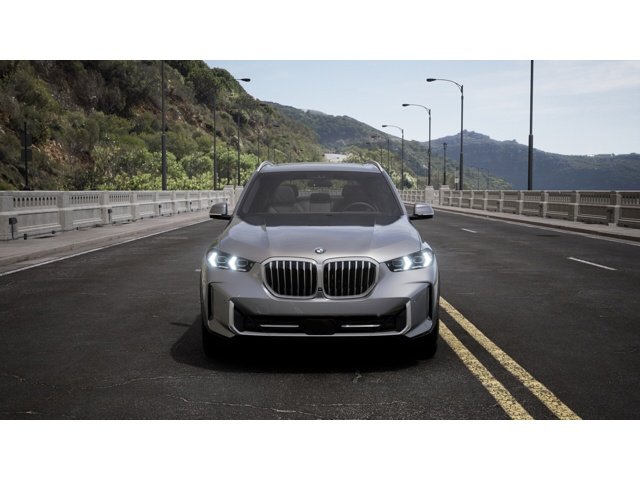 Used 2026 Skyscraper Grey Metallic BMW xDrive40i image 3