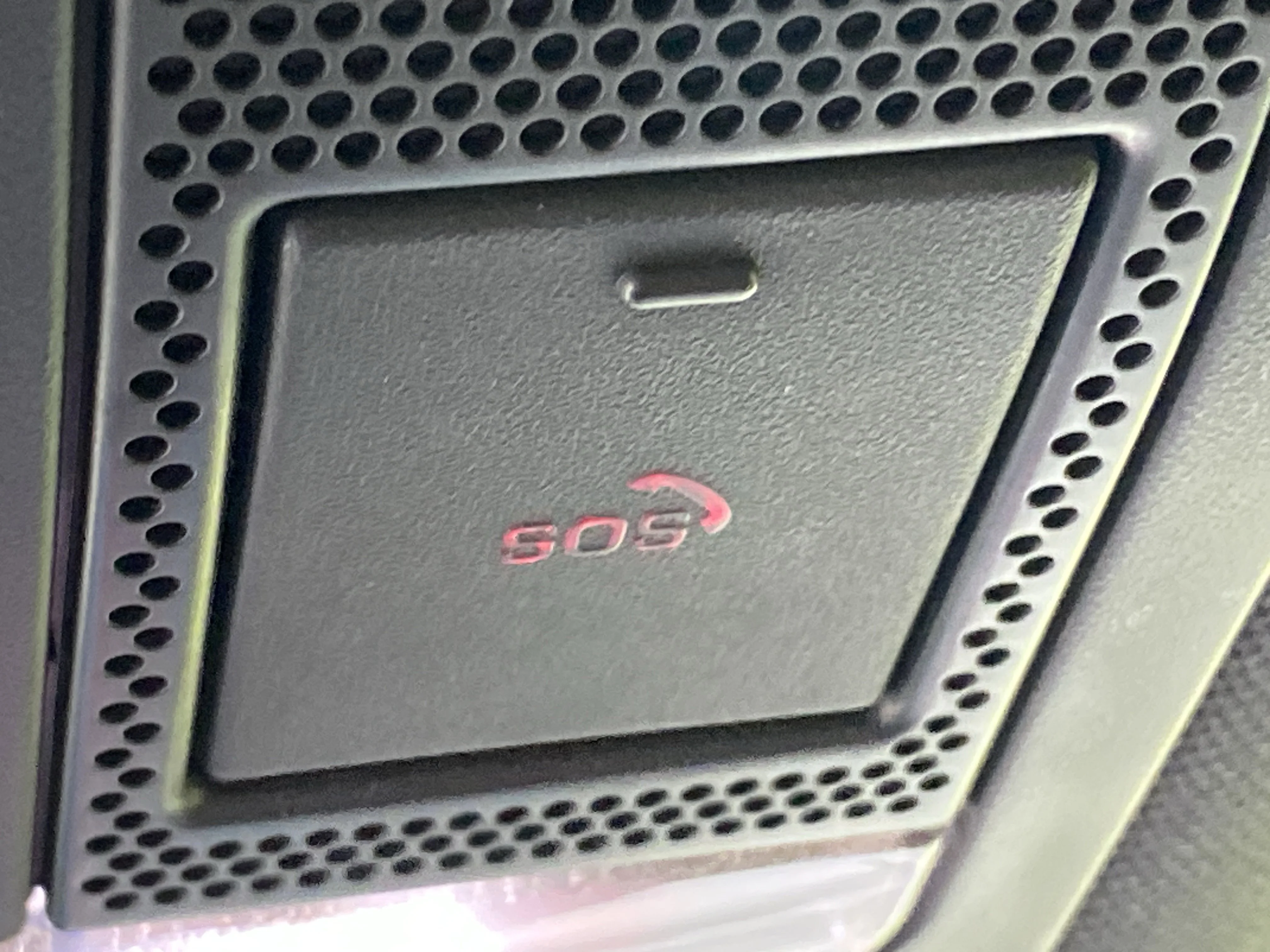 Used 2023 Black Land Rover X-Dynamic SE image 34
