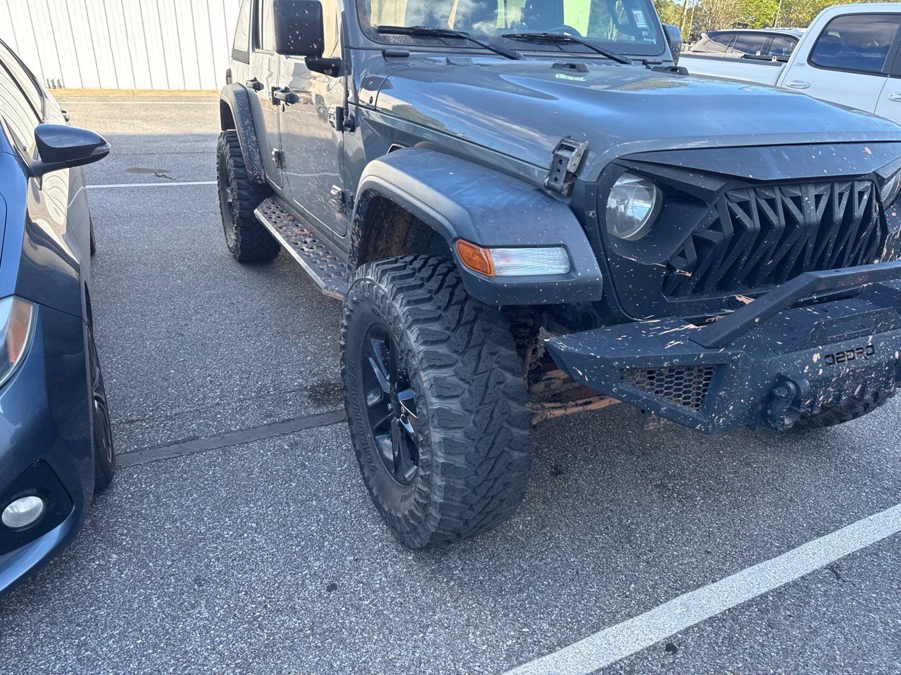 Used 2020 Gray Jeep Unlimited Sport Altitude image 4