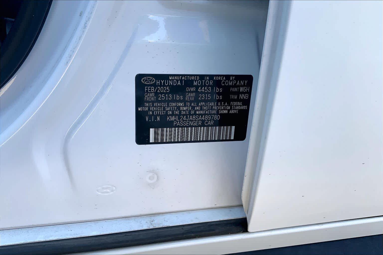 Used 2025 Serenity White Hyundai SE image 33
