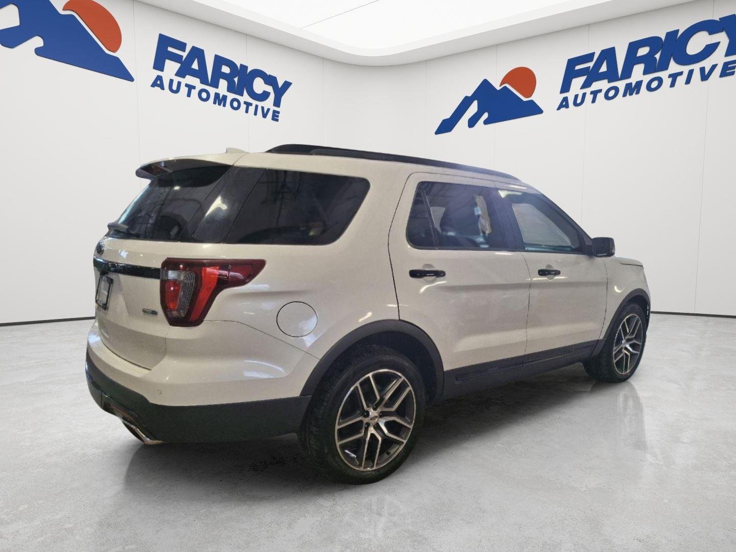 Used 2016 White Platinum Tri-Coat Metallic Ford Sport image 4