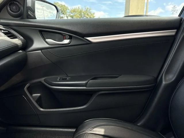 Used 2017  Honda EX-T image 28
