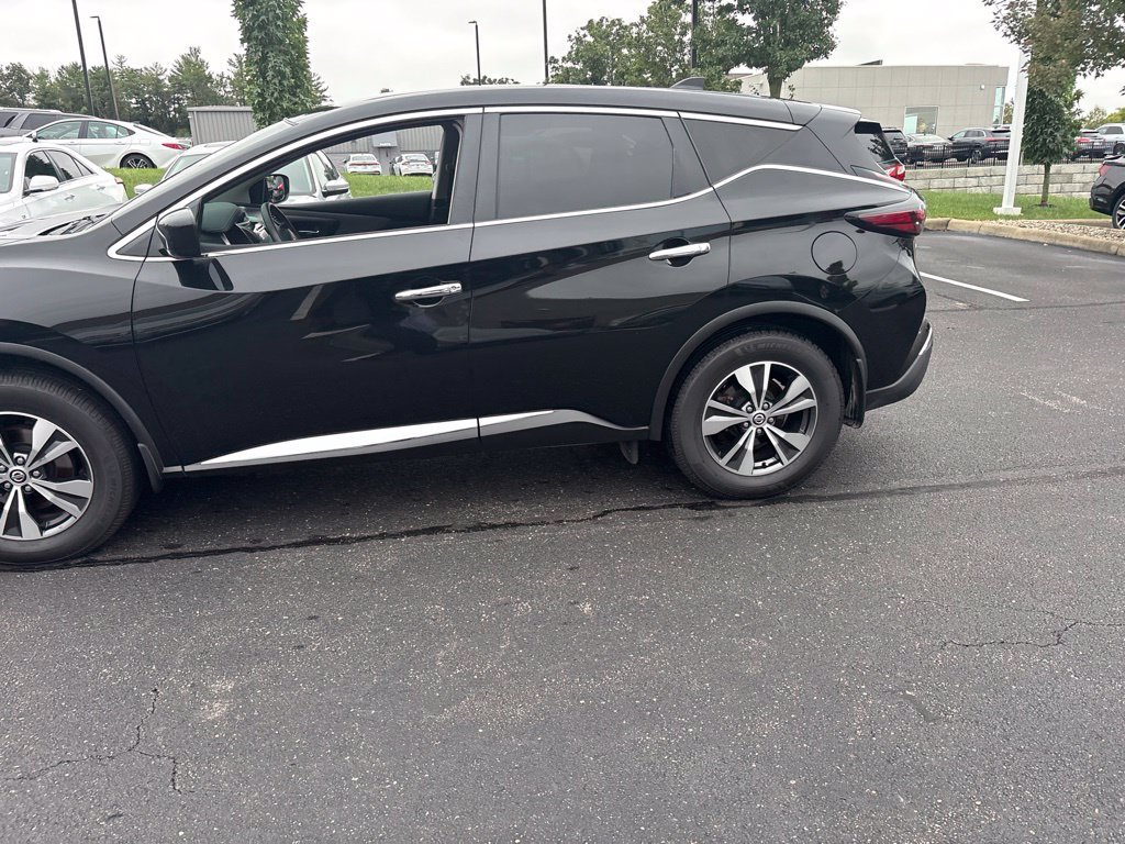 Used 2022 Black Nissan S image 3