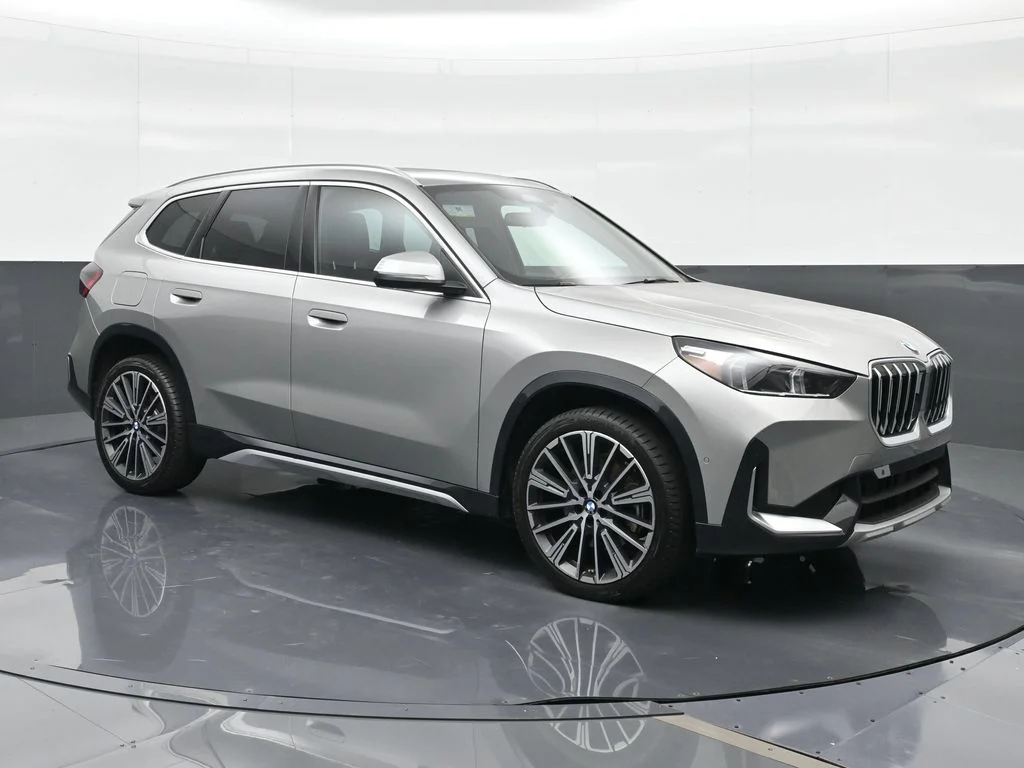 Used 2026 Silver BMW xDrive28i image 13