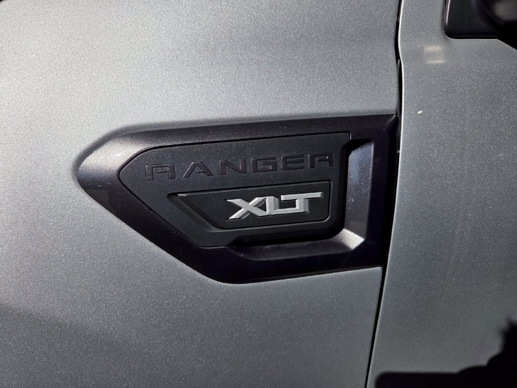 Used 2019 Silver Ford XLT image 4