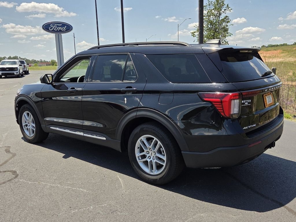 Used 2025 Black Ford Active image 9