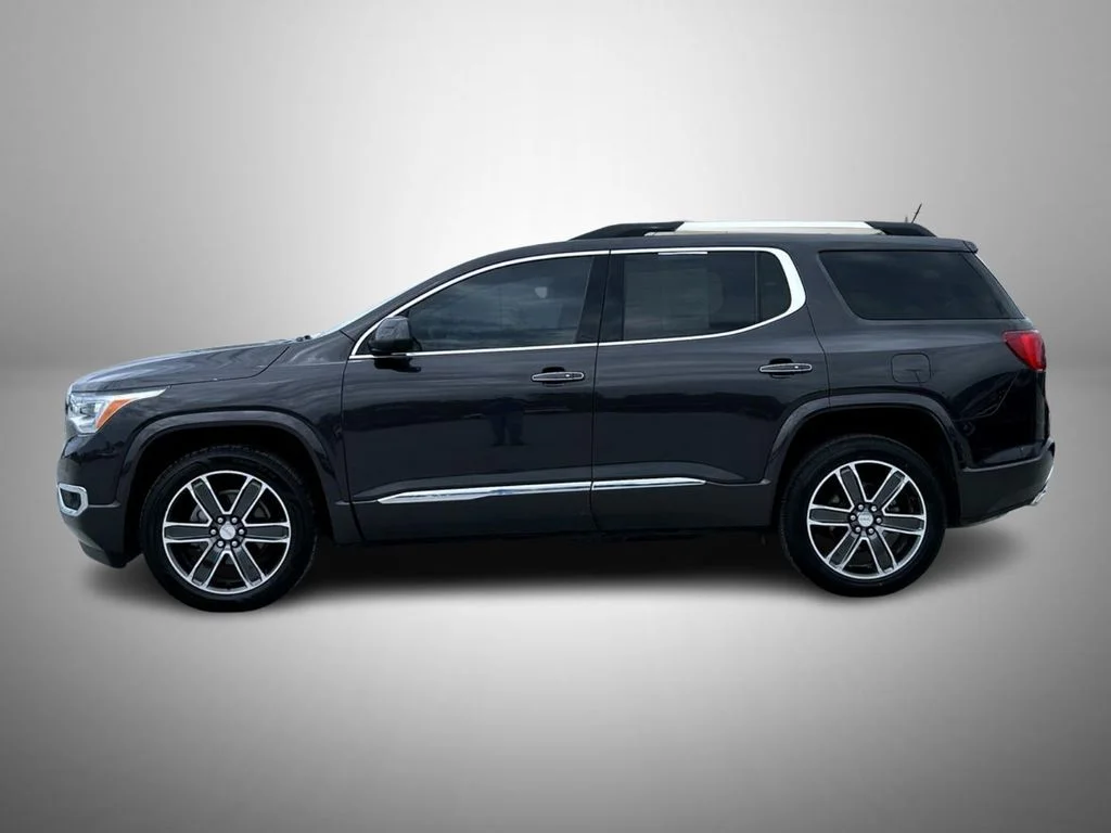 Used 2019 Silver GMC Denali image 8
