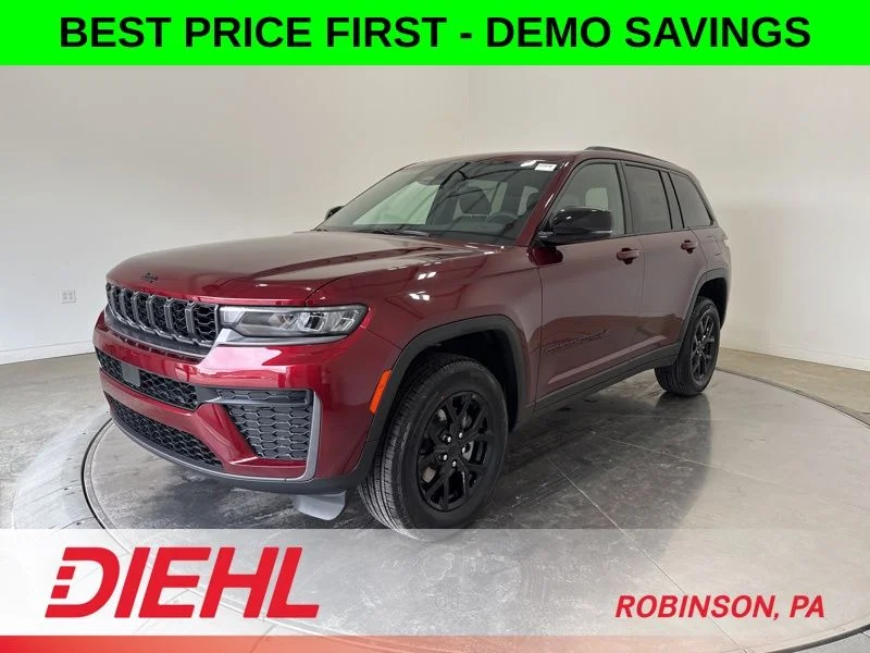 New 2026 Velvet Red Pearl-Coat Exterior Paint Jeep Altitude image 3