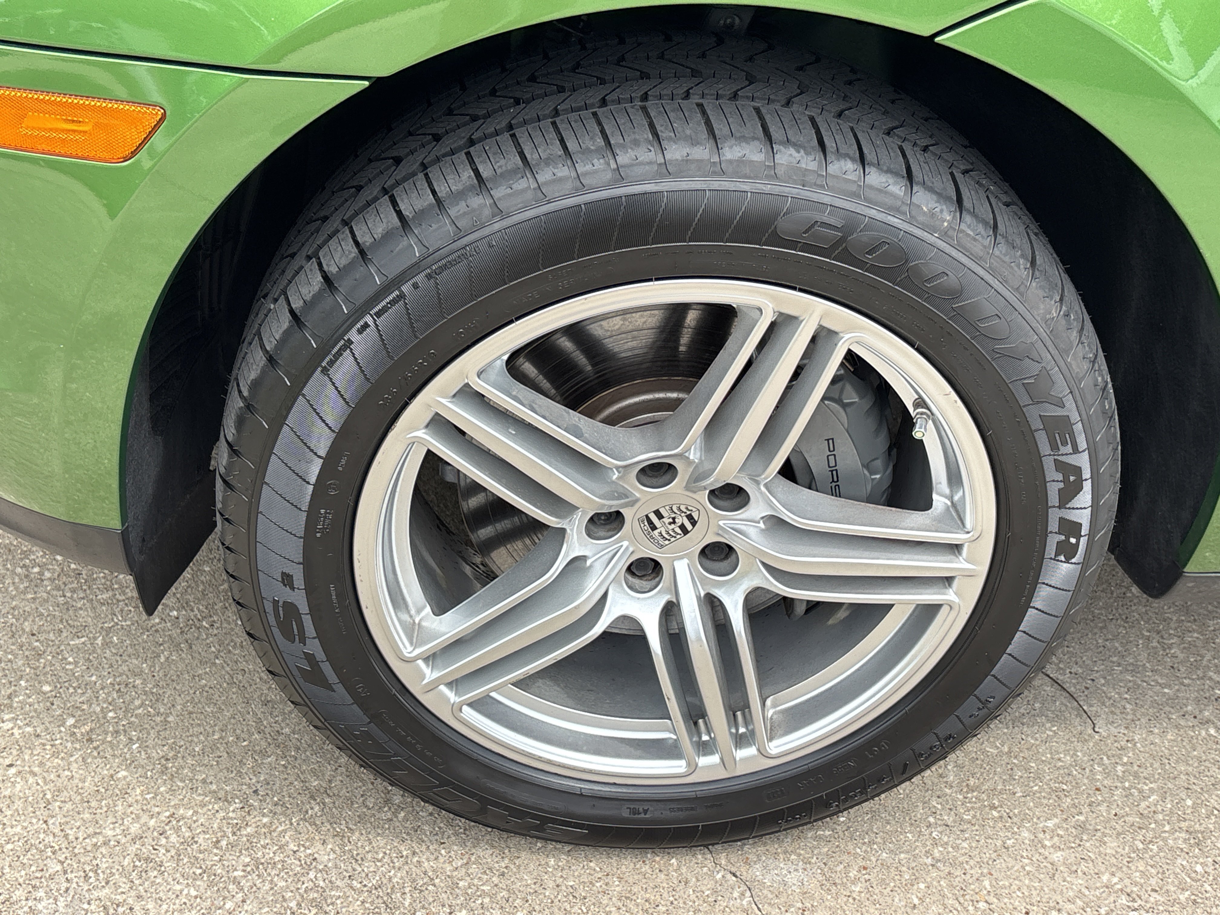 Used 2021 Mamba Green Metallic Porsche S AWD image 13