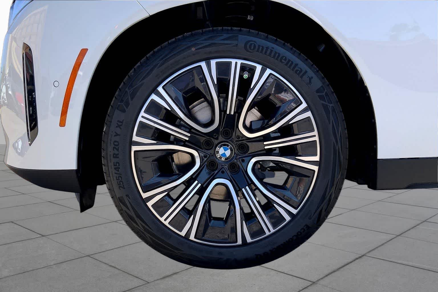 New 2026 Alpine White BMW 30 xDrive image 11