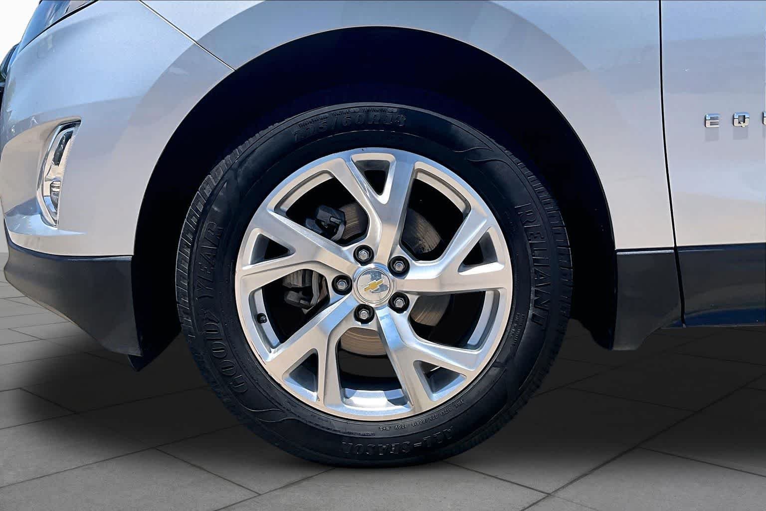 Used 2018 Silver Ice Metallic Chevrolet Premier image 11