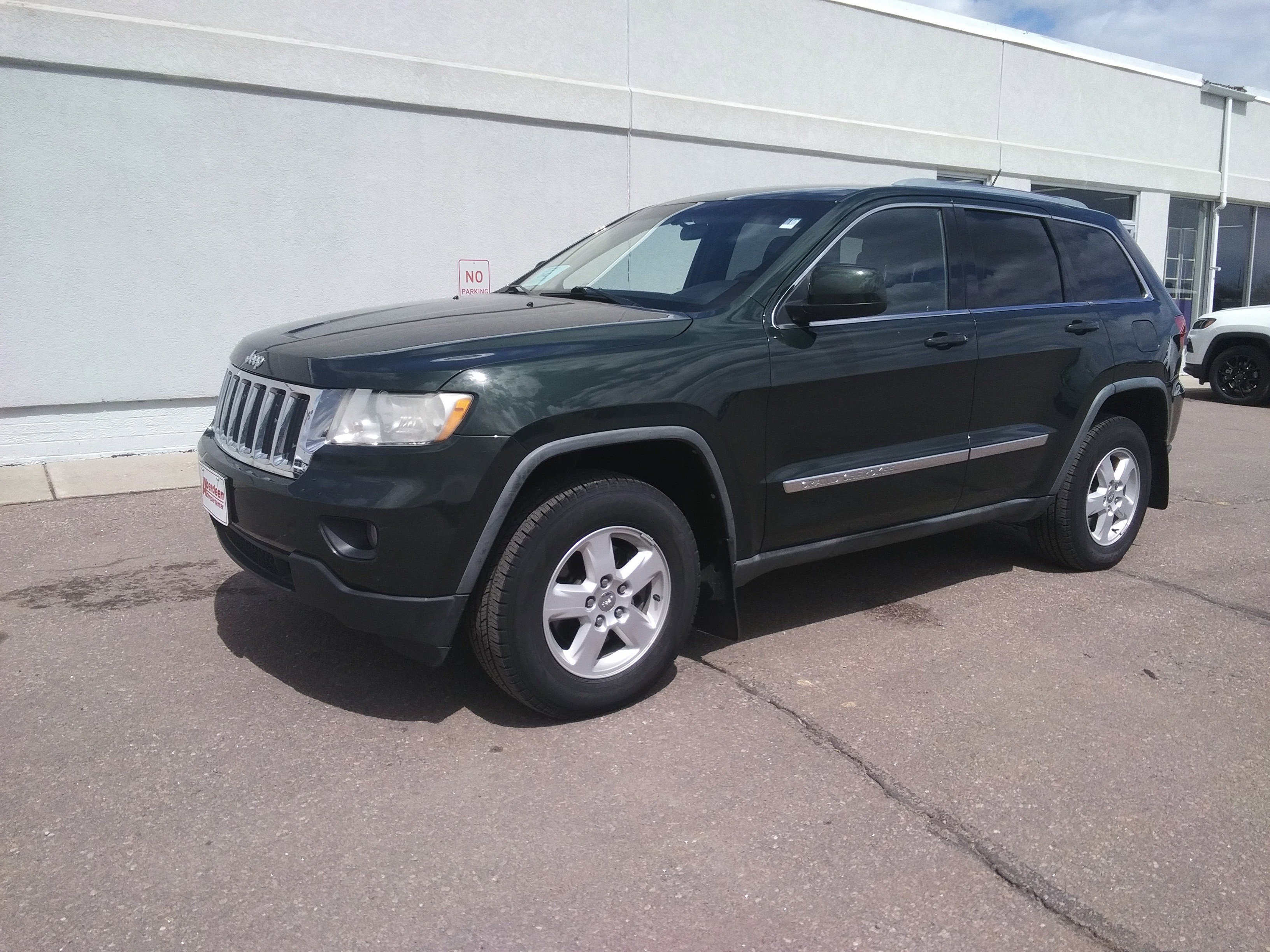 Used 2011 Jeep Grand Cherokee Laredo with VIN 1J4RR4GG6BC591261 for sale in Aberdeen, SD