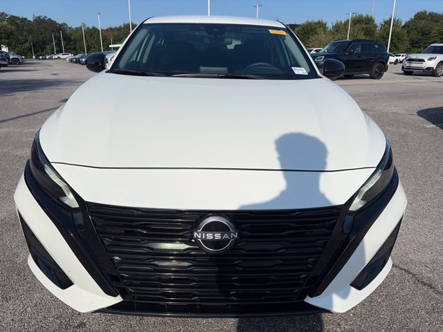 Used 2025 White Nissan 2.5 S image 2