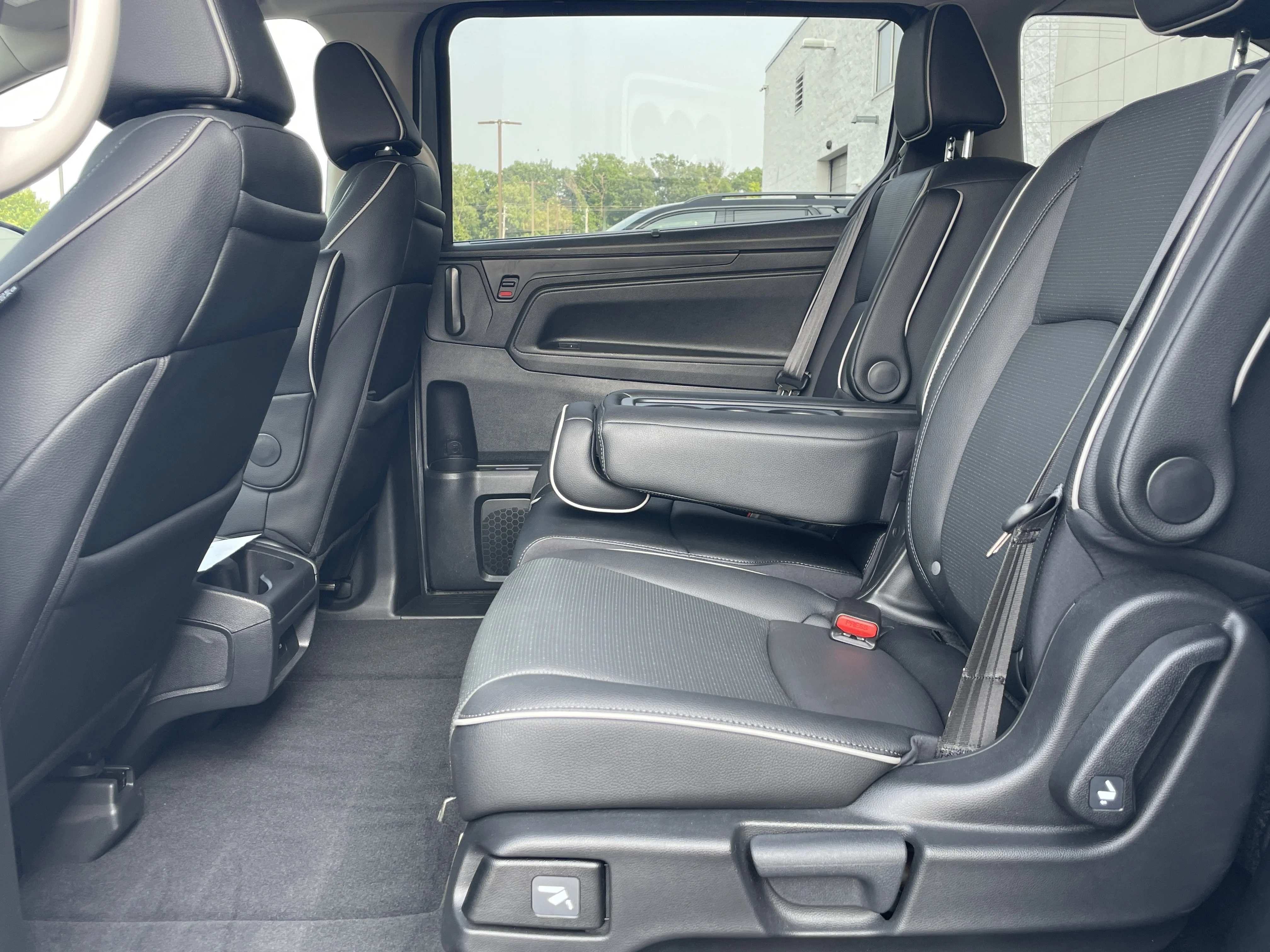 2026 Honda Odyssey Elite - Photo 12